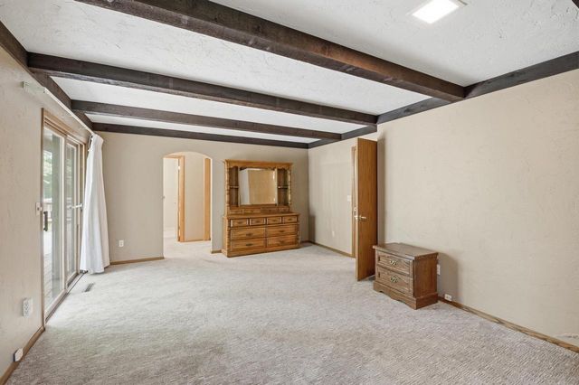 343 E LE CAPITAINE CIRCLE, Green Bay, WI 54302