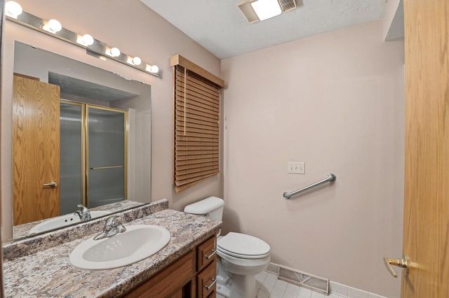 343 E LE CAPITAINE CIRCLE, Green Bay, WI 54302