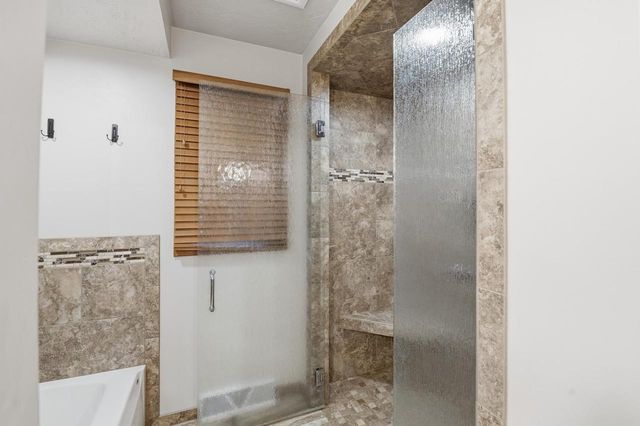343 E LE CAPITAINE CIRCLE, Green Bay, WI 54302