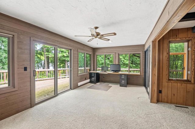 343 E LE CAPITAINE CIRCLE, Green Bay, WI 54302