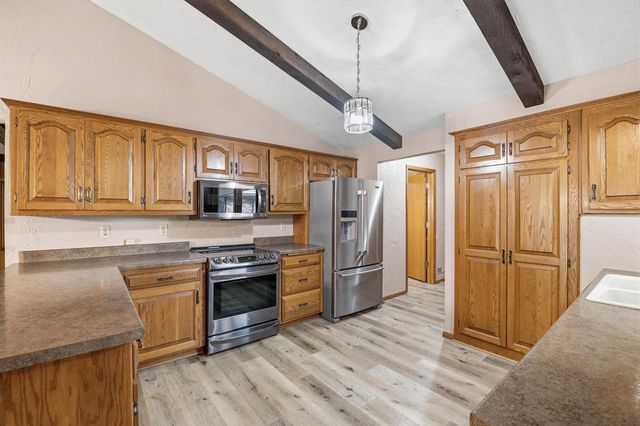 343 E LE CAPITAINE CIRCLE, Green Bay, WI 54302