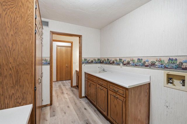 343 E LE CAPITAINE CIRCLE, Green Bay, WI 54302