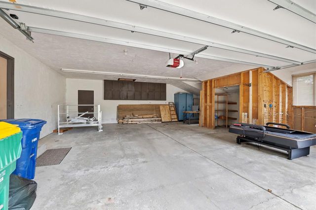 343 E LE CAPITAINE CIRCLE, Green Bay, WI 54302