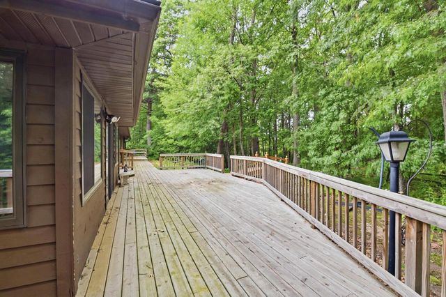 343 E LE CAPITAINE CIRCLE, Green Bay, WI 54302