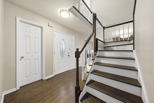 447 Thorndale Court, Buffalo Grove, IL 60089