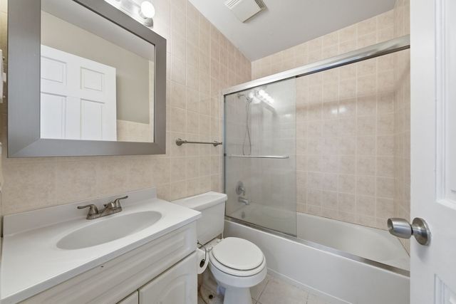 447 Thorndale Court, Buffalo Grove, IL 60089