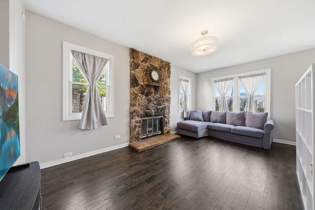 447 Thorndale Court, Buffalo Grove, IL 60089