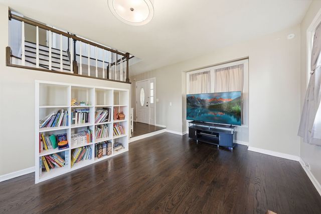 447 Thorndale Court, Buffalo Grove, IL 60089