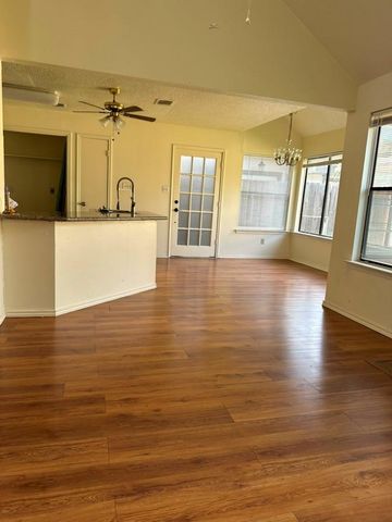 8623 Beechcrest Street, Houston, TX 77083