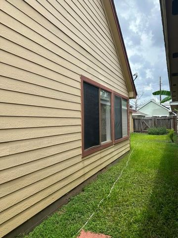 8623 Beechcrest Street, Houston, TX 77083