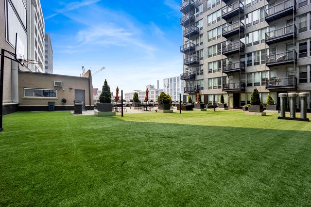 565 W Quincy Street 1317, Chicago, IL 60661
