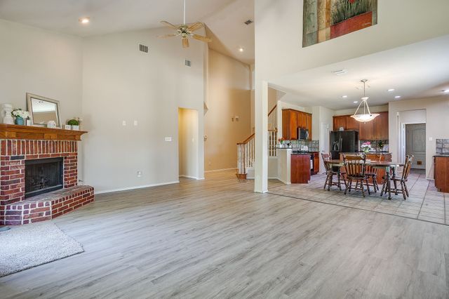 7004 Alcala, Grand Prairie, TX 75054
