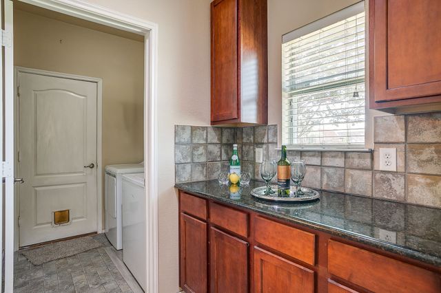 7004 Alcala, Grand Prairie, TX 75054