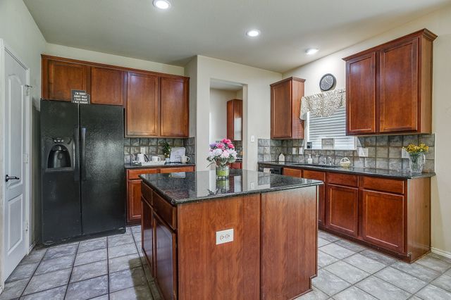 7004 Alcala, Grand Prairie, TX 75054