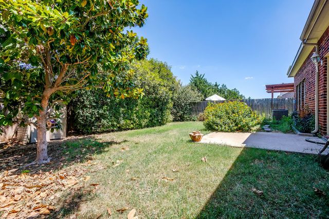 7004 Alcala, Grand Prairie, TX 75054
