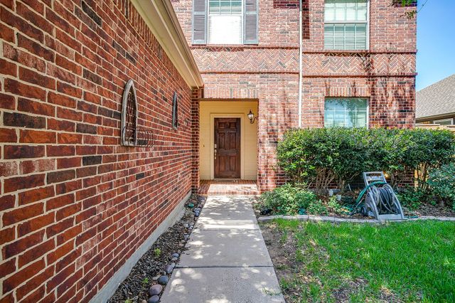 7004 Alcala, Grand Prairie, TX 75054