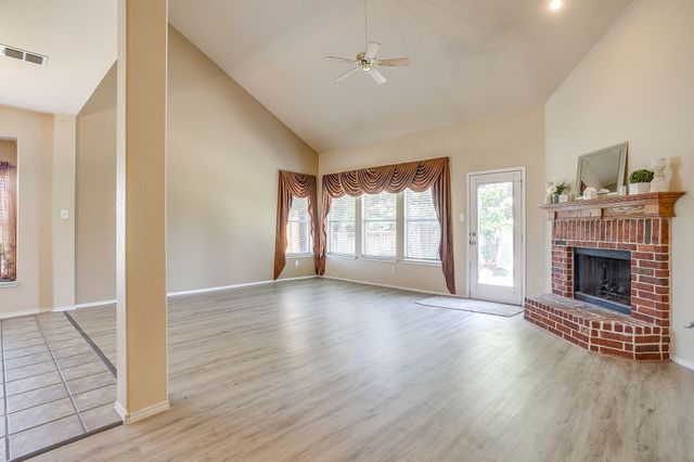 7004 Alcala, Grand Prairie, TX 75054