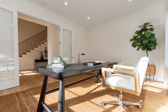 63 Drumlin Rd, Newton, MA 02459