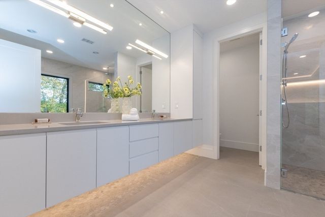 63 Drumlin Rd, Newton, MA 02459