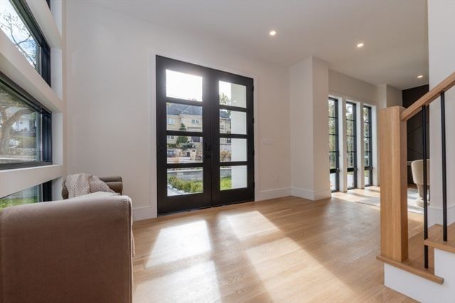 63 Drumlin Rd, Newton, MA 02459