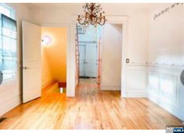 18 Florence Avenue, Cresskill, NJ 07626