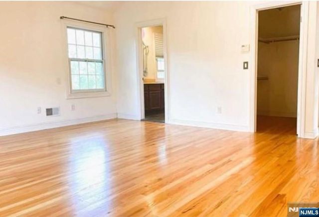 18 Florence Avenue, Cresskill, NJ 07626