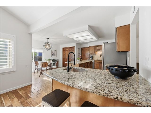 3086 E Hinsdale Ave, Centennial, CO 80122