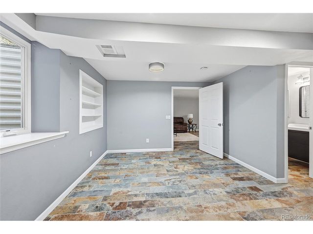 3086 E Hinsdale Ave, Centennial, CO 80122