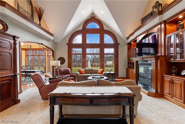 2229 E Park Drive, Uniontown, OH 44685