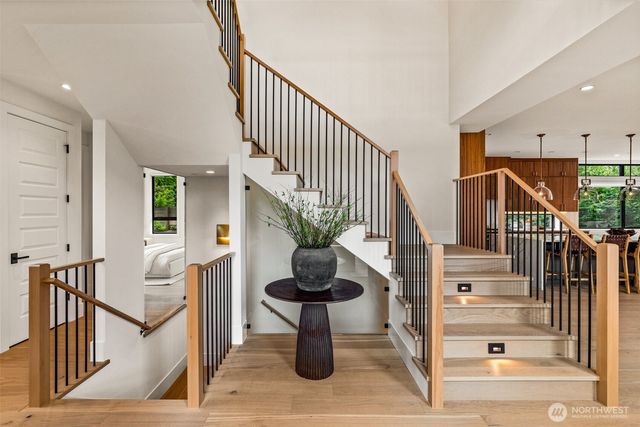 8458 NE 9th Street, Medina, WA 98039