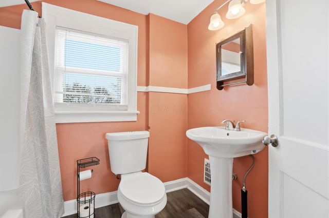 2378 Velma Avenue, Columbus, OH 43211