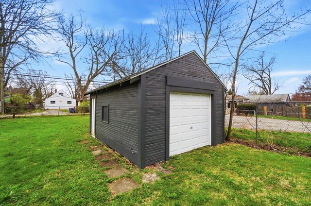 2378 Velma Avenue, Columbus, OH 43211