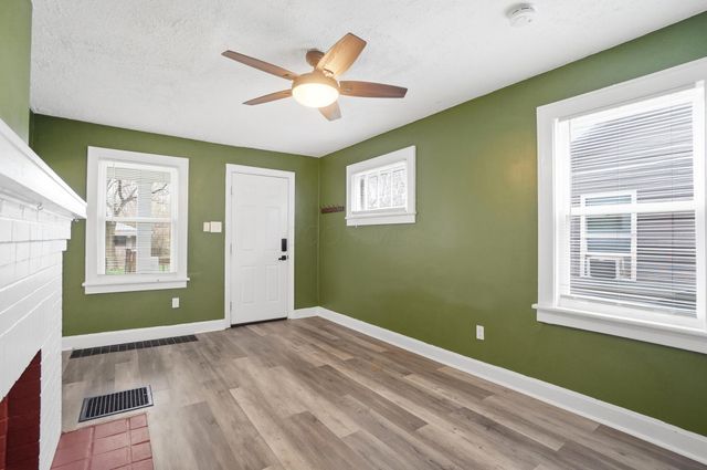 2378 Velma Avenue, Columbus, OH 43211