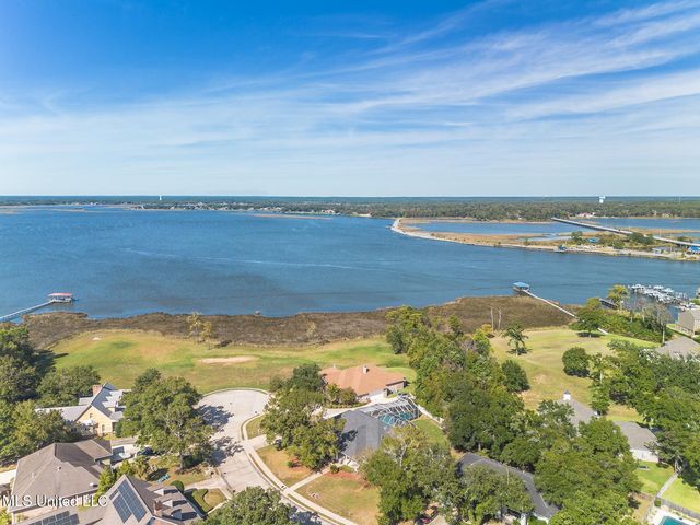 454 Carmargue Lane, Biloxi, MS 39531