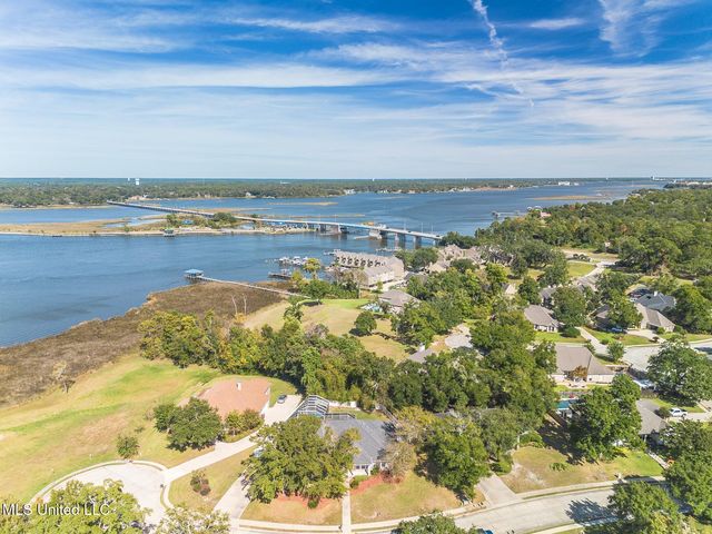 454 Carmargue Lane, Biloxi, MS 39531