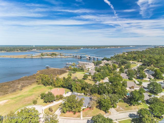 454 Carmargue Lane, Biloxi, MS 39531