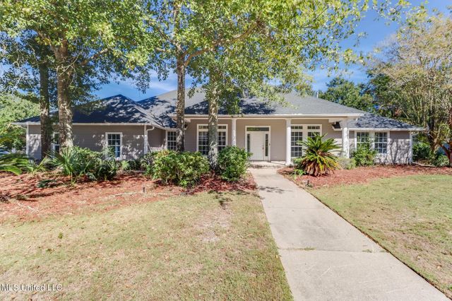 454 Carmargue Lane, Biloxi, MS 39531