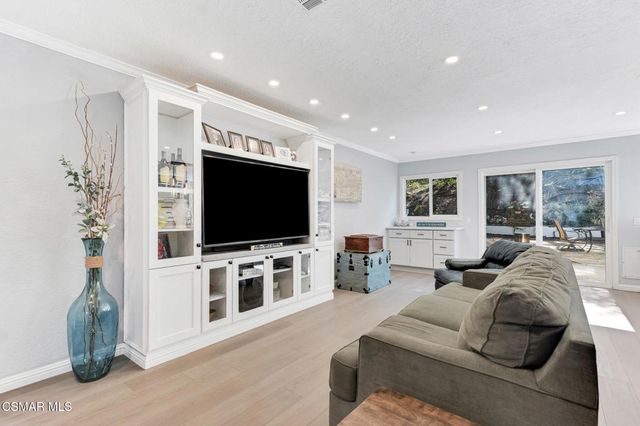 790 Spring Wood Street, Thousand Oaks, CA 91320