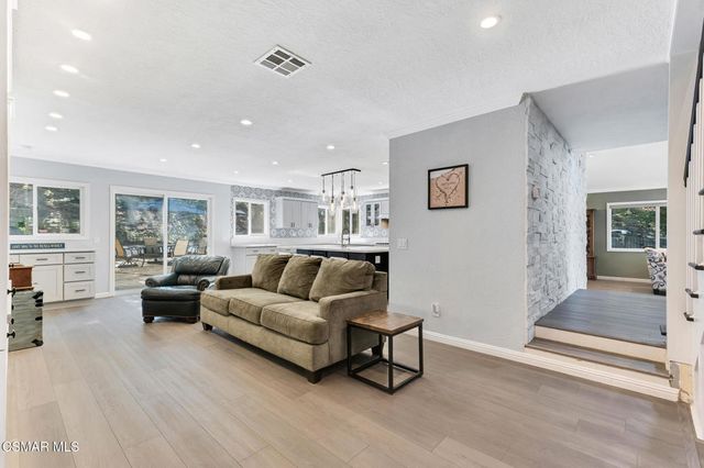 790 Spring Wood Street, Thousand Oaks, CA 91320