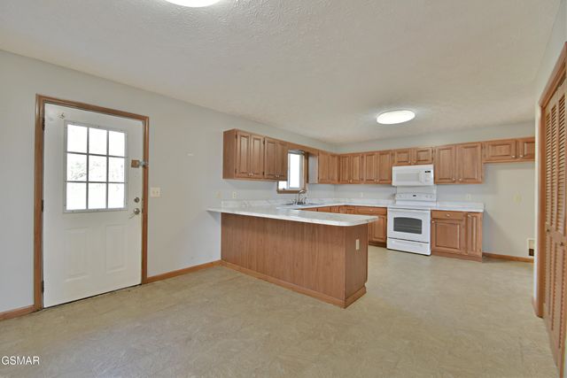 2737 Clabo Road, Sevierville, TN 37862