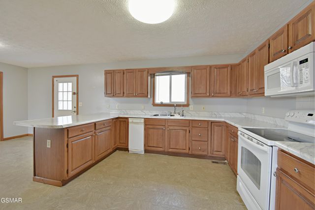 2737 Clabo Road, Sevierville, TN 37862