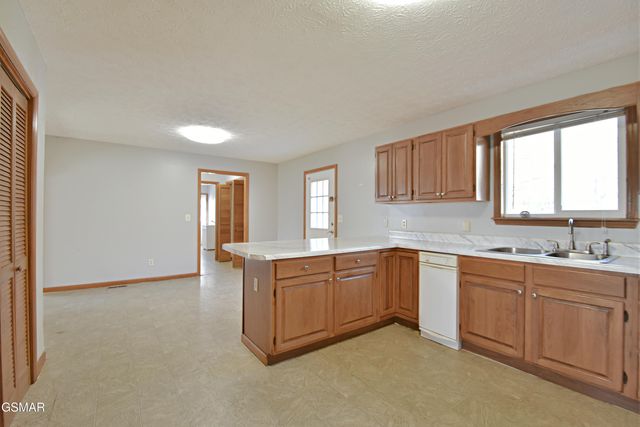 2737 Clabo Road, Sevierville, TN 37862