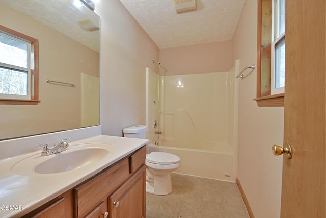 2737 Clabo Road, Sevierville, TN 37862