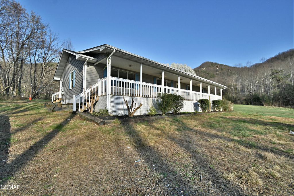 2737 Clabo Road, Sevierville, TN 37862