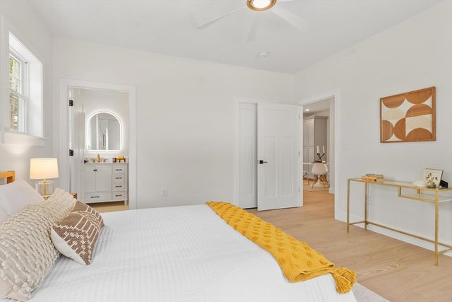 60 Neillian Street, Bedford, MA 01730