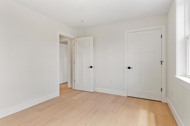 60 Neillian Street, Bedford, MA 01730