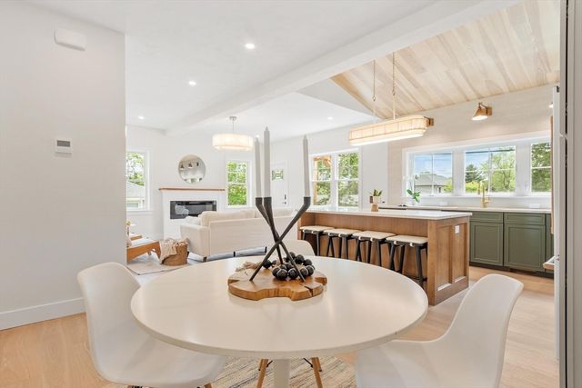 60 Neillian Street, Bedford, MA 01730