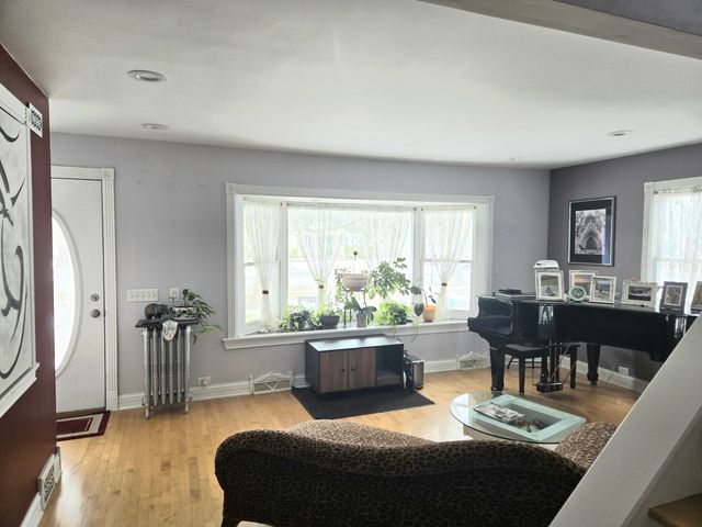 145 S HICKORY Street, Palatine, IL 60067