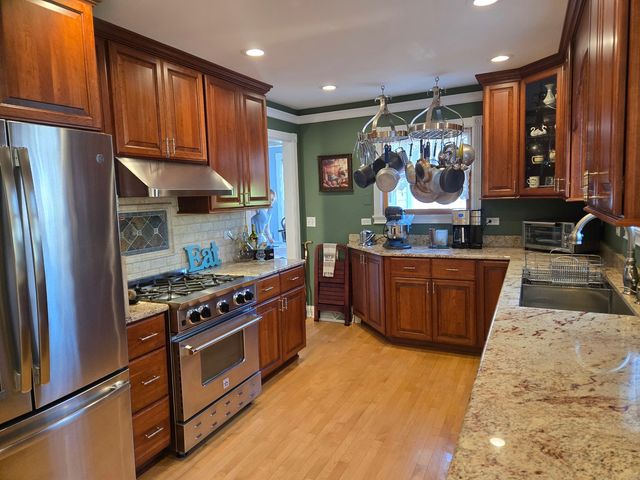 145 S HICKORY Street, Palatine, IL 60067