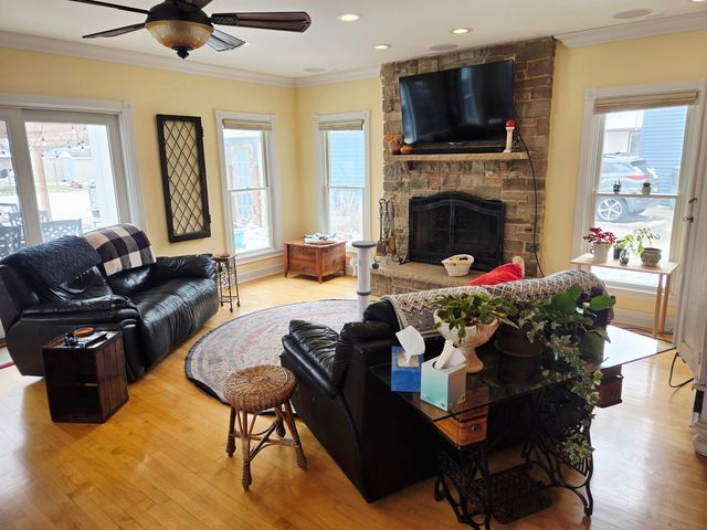 145 S HICKORY Street, Palatine, IL 60067